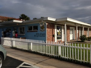 Outside Delicomb Breakfast and Lunch Place at the Beaches