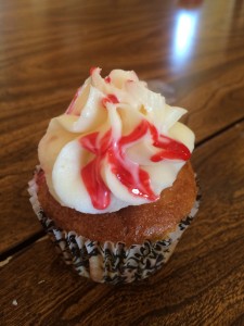 White Chocolate Strawberry Cupcake from Pink Cupcake