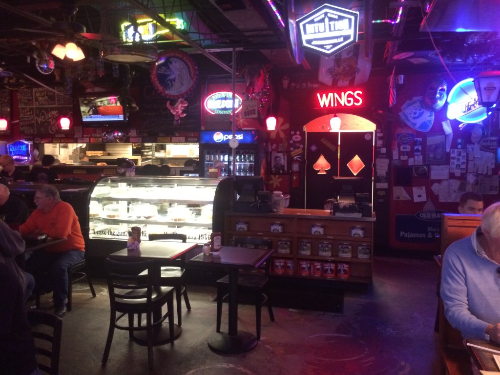 Carmines Pie House - Neon