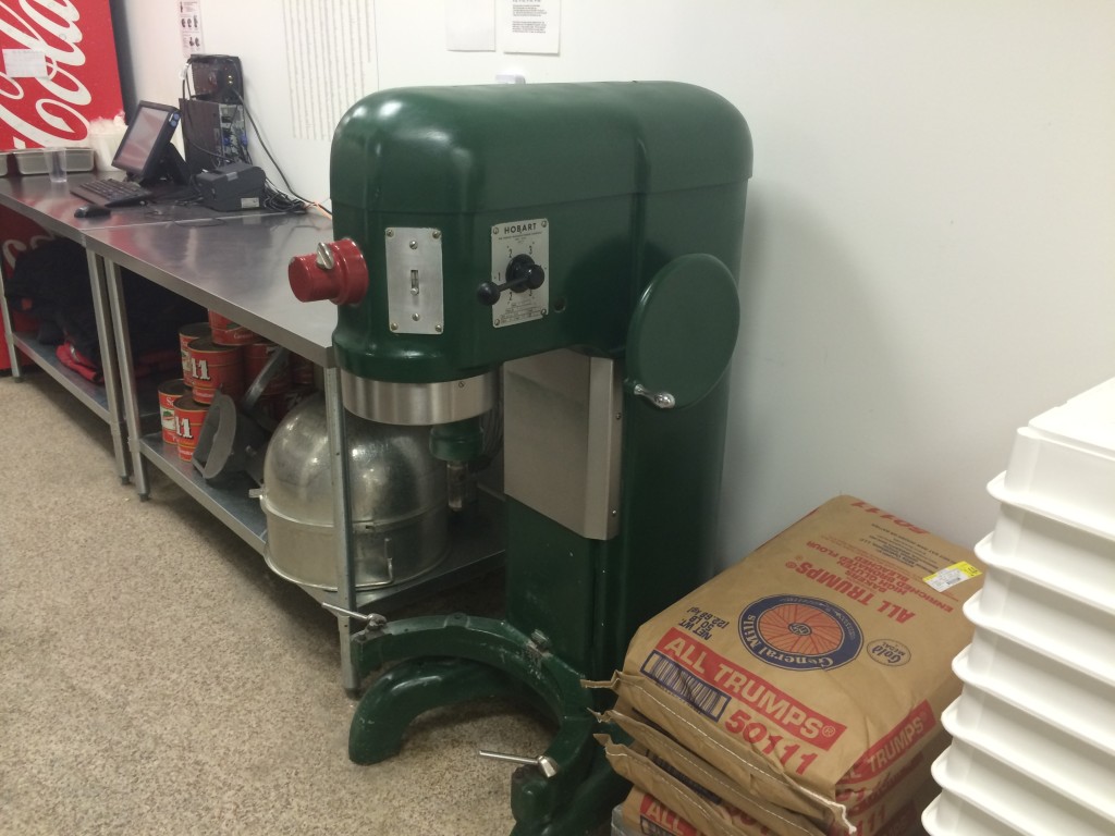 Mama Qs - Dough Machine