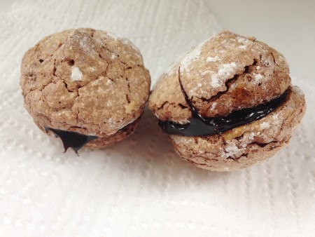 Aroma Corner - Brownie Macarons