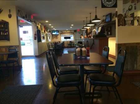 Willard's BBQ Junction - Inside
