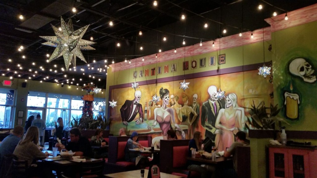 Cantina Louie - Inside