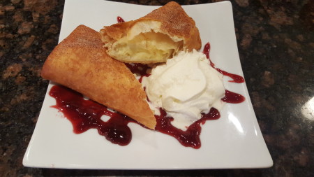 Mama Fu's - Mama's Dessert Roll
