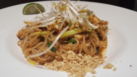 Kaika Teppanyaki - Chicken Pad Thai