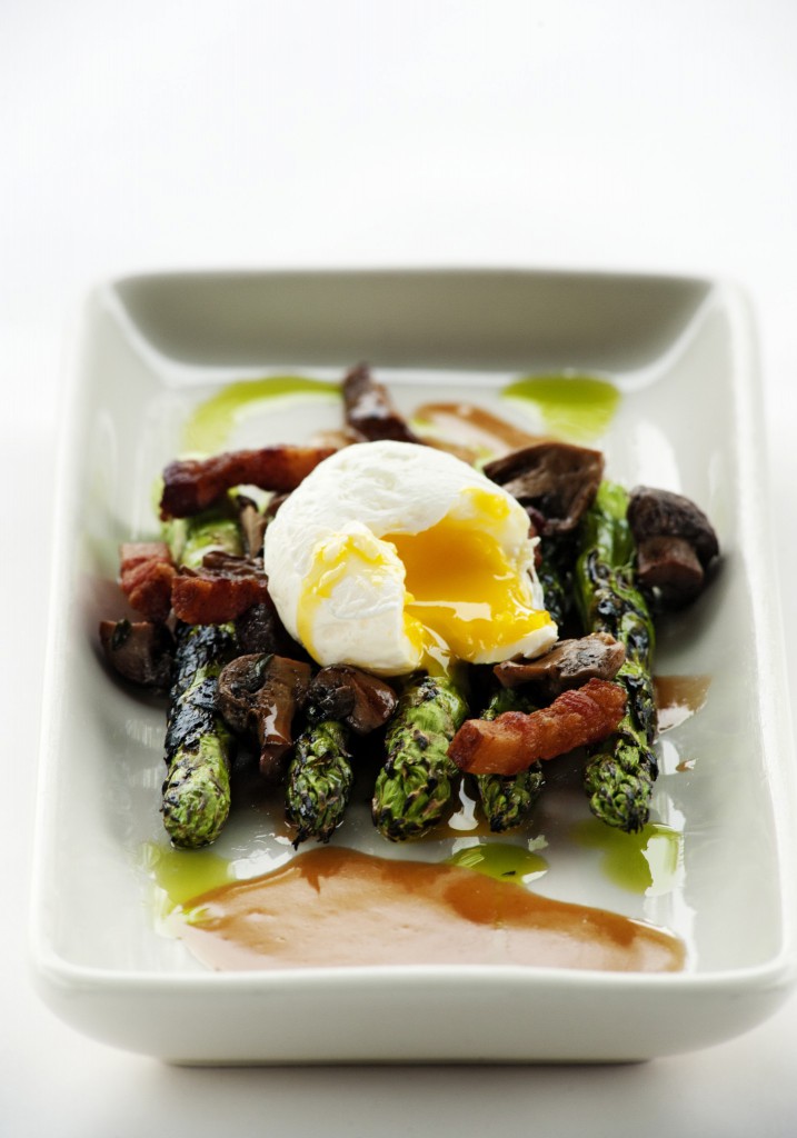 Taverna - Asparagus with Poached Egg