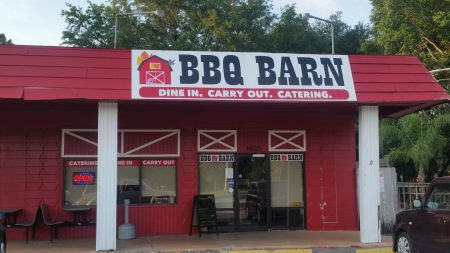 BBQ Barn - Front Entrance
